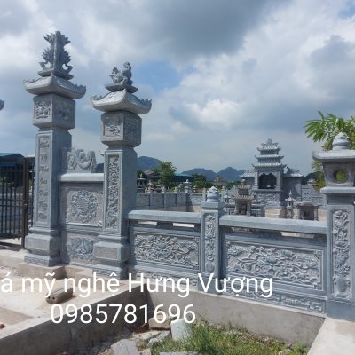 Cổng tứ trụ đá xanh đen