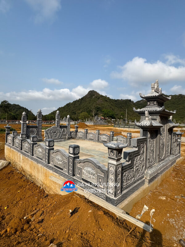 Khuôn viên khu lăng 6m x 8,5m