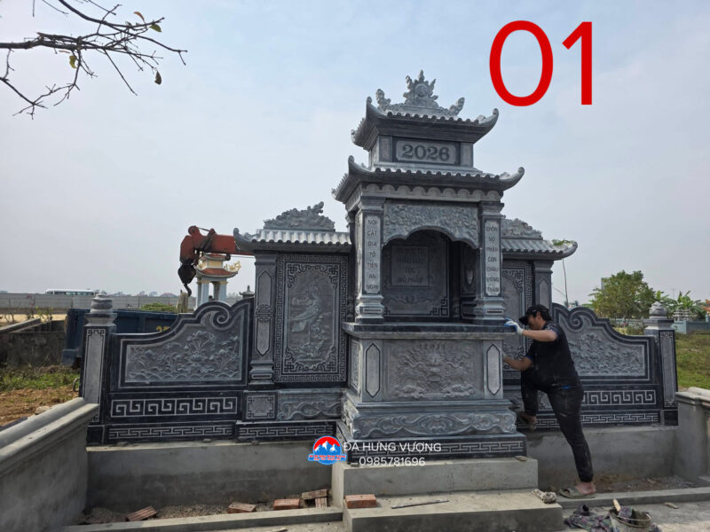 mặt chính diện của ngôi lăng thờ