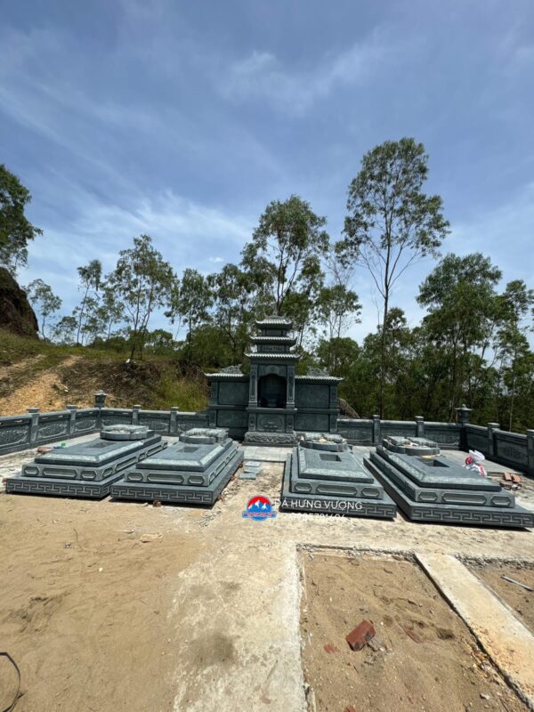 Mộ kích thước 147 x 255