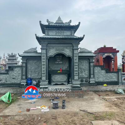 Lầu thờ đá xanh rêu