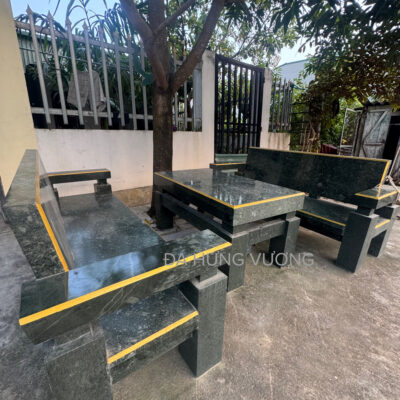 Bàn ghế đá canh rêu sân vườn