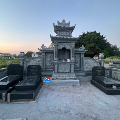 Lăng thờ cánh đá granit xám xanh trong nước