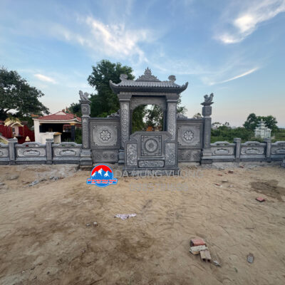 Mẫu cổng đá có mái đẹp đá xanh đen
